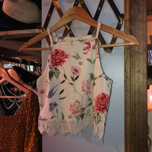 H&M/Divided lace trim crop top